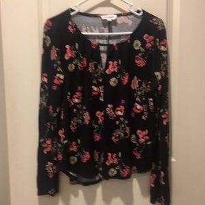 Cloud Chaser womens floral top long Sleeves key hole front, flare sleeve size L